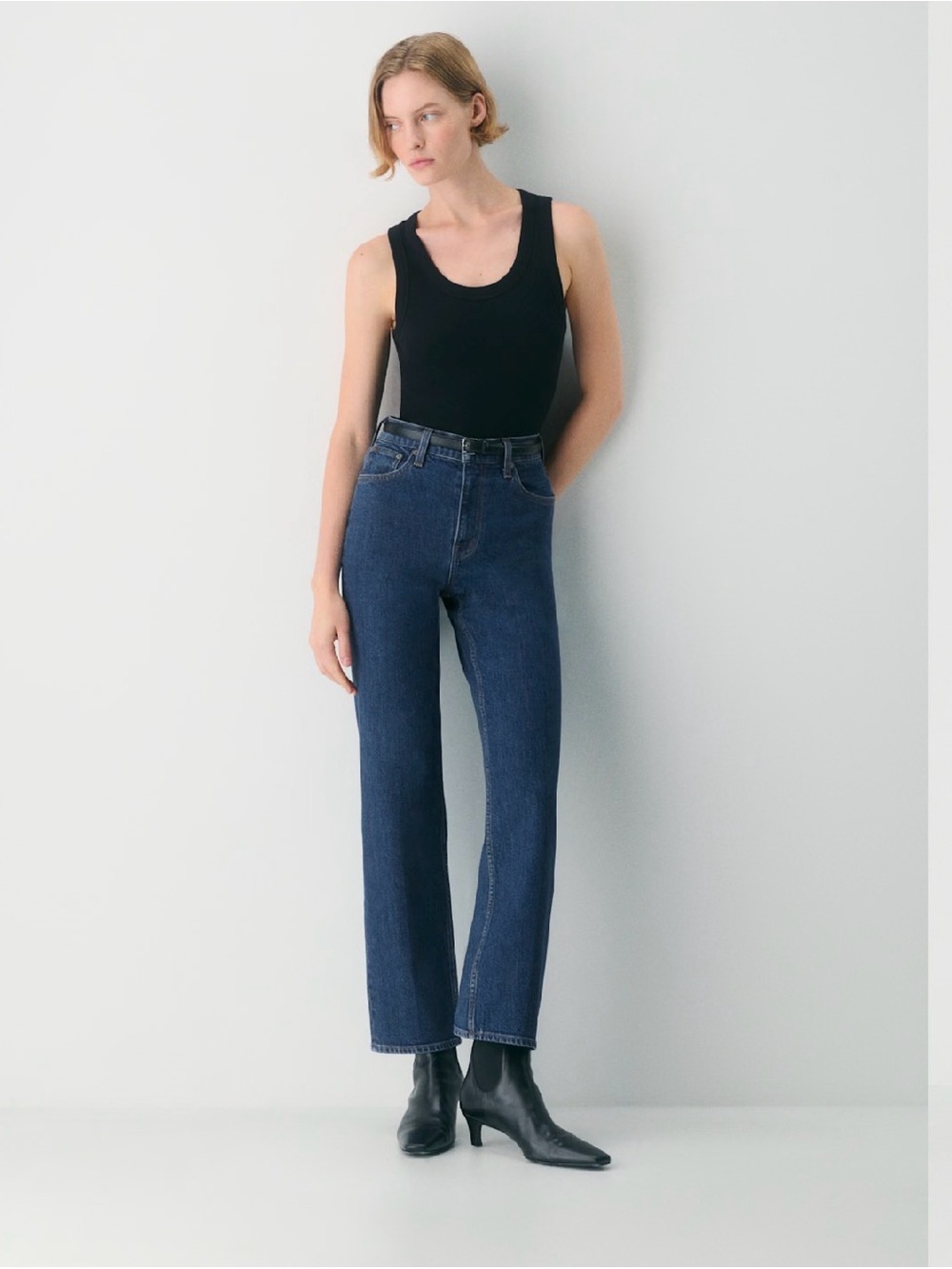 NWOT-Aritzia Denim Forum The Arlo High Rise Straight Jeans Size 30